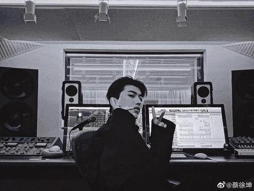 吃瓜娱乐微博视频背景图,揭秘吃瓜娱乐微博视频背景图背后的秘密